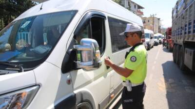 Hatay ili genelinde, günde ortalama yaklaşık 800 sürücüye trafik cezası