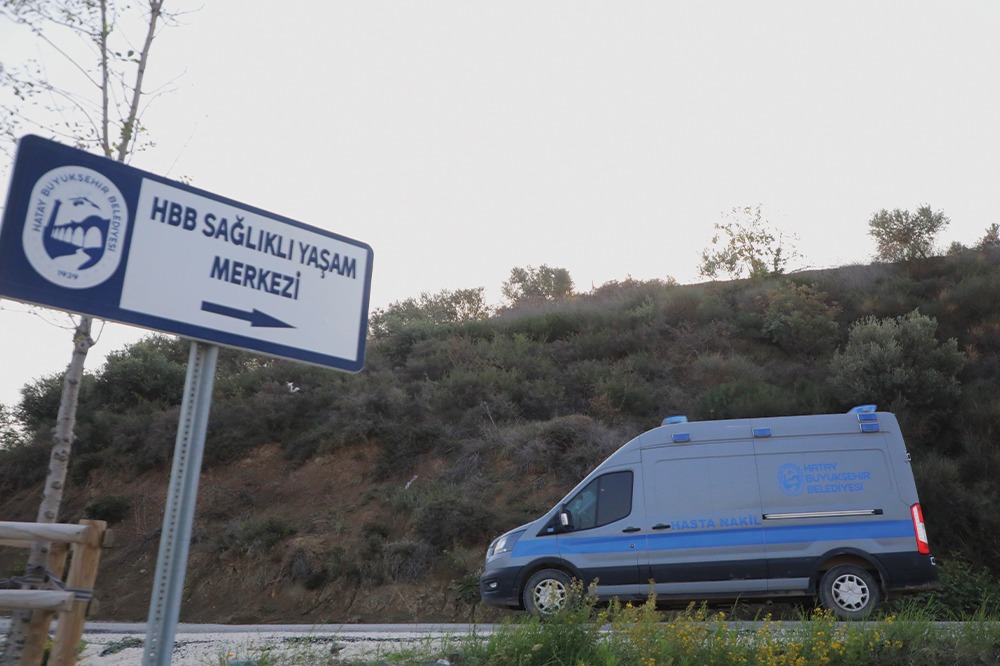 Hatay Büyükşehir Belediyesi (HBB), sağlık kuruluşlarına ulaşmakta zorluk yaşayan vatandaşlara