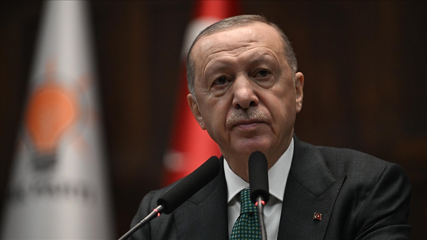 Erdoğan’dan yeni anayasa mesajı Cumhurbaşkanı Recep Tayyip Erdoğan, yeni anayasa çalışmalarına ilişkin, “Bu dönem,