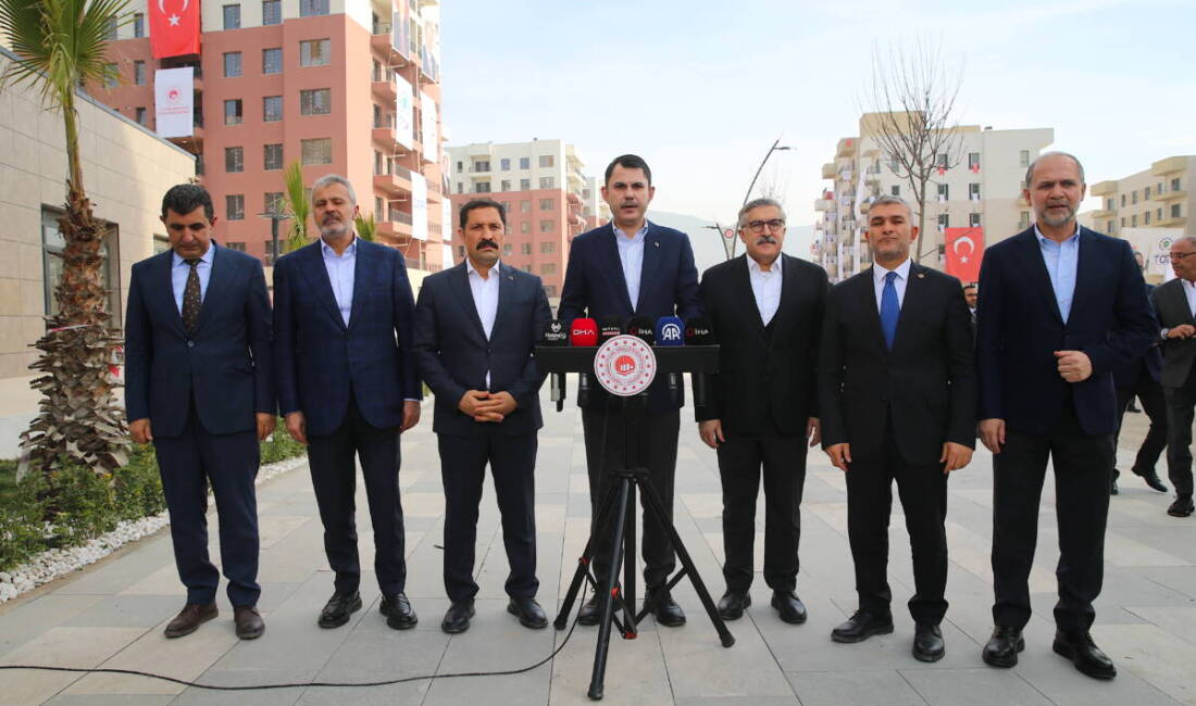 Yüzyılın konut projesi başvuru sayıları açıklandı Çevre, Şehircilik ve İklim Değişikliği Bakanı Murat Kurum, Yüzyılın Konut