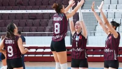 ArsaVev Hatay Voleybol Spor Kulübü, deplasmanda karşılaştığı Okura Lojistik Mersin