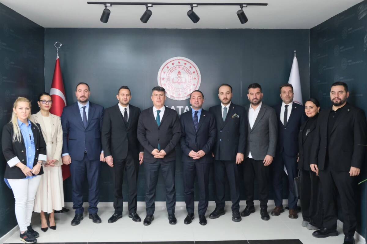 Türkiye Genç İş İnsanları Derneği (TÜGİAD), Hatay’da kütüphaneler yaptırarak eğitime