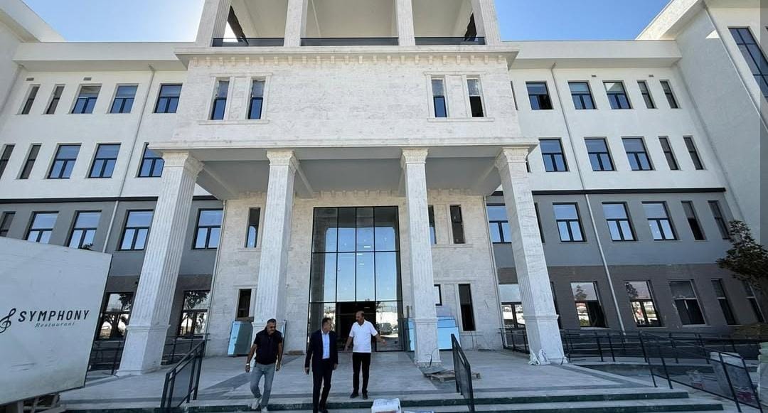 Hatay Valiliği birimleri yeni hizmet binasına taşınıyor Hatay Valiliği, kuruma bağlı birçok müdürlüğün yarın itibarıyla tek çatı