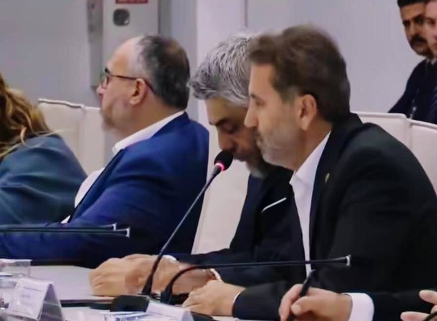 CHP’li Topal’dan Bakan Kurum’a teşekkür: “2 yılda şehir ayağa kalktı” Kahramanmaraş merkezli depremlerde ağır yıkım yaşayan Hatay’da yürütülen yeniden inşa