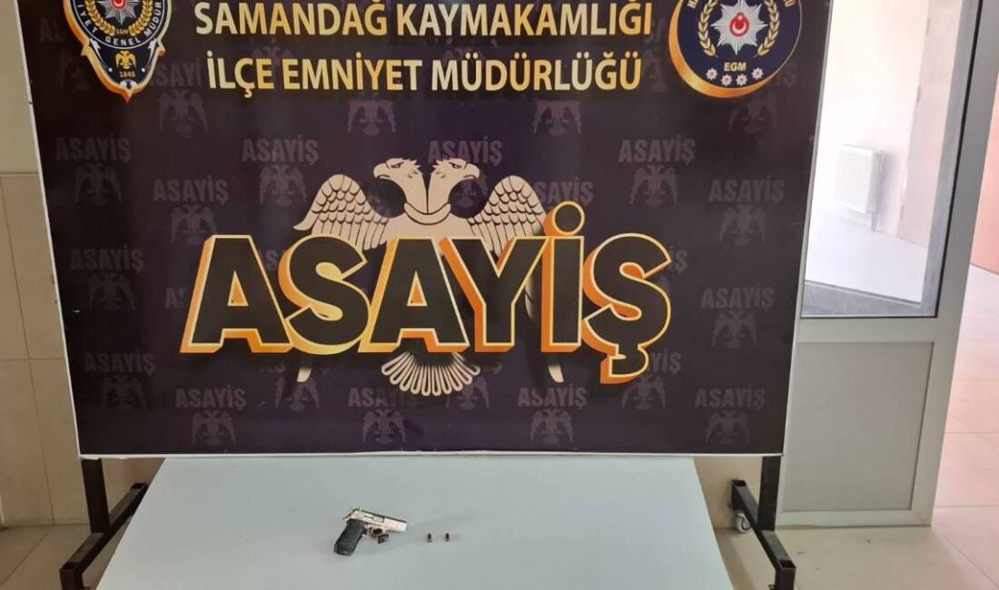 Silahlı şahıs Samandağ’da yakayı ele verdi Hatay’ın Samandağ ilçesinde gece saatlerinde elinde silah olduğu belirlenen bir