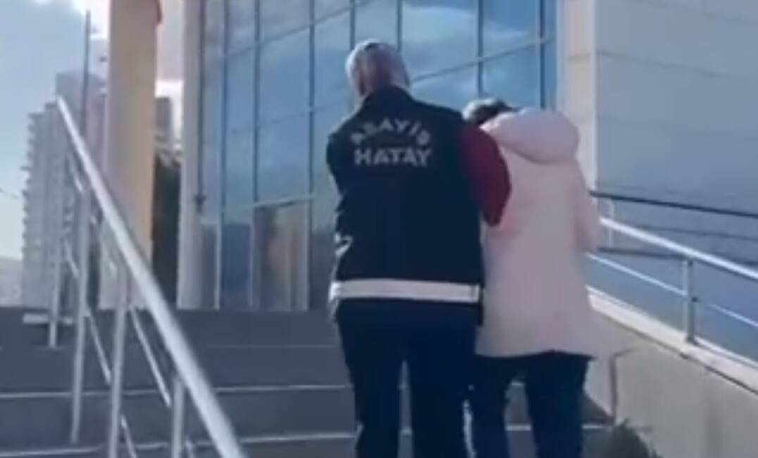 Adaletten kaçış yok: İskenderun’da yakalandılar Hatay Emniyet Müdürlüğü ekiplerinin aranan şahısların yakalanmasına yönelik yürüttüğü çalışmalar