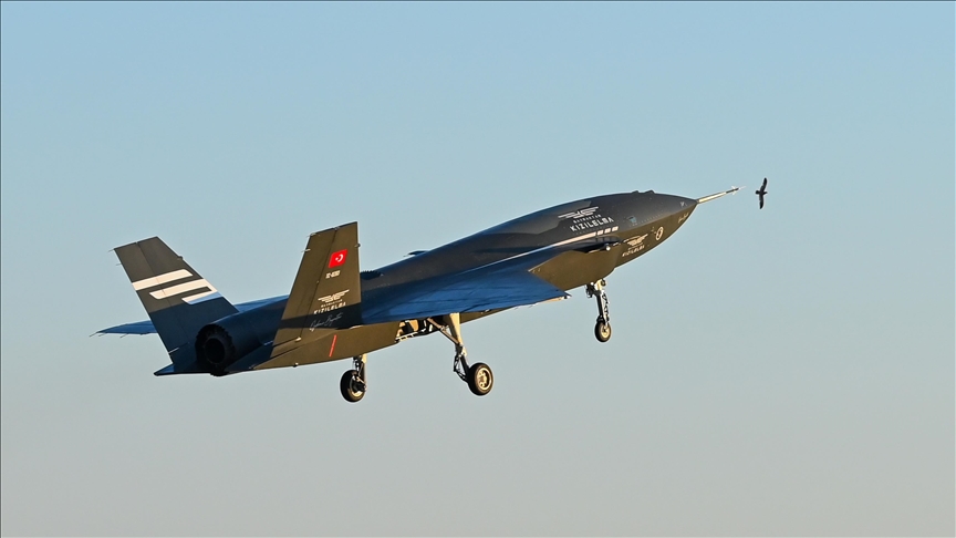 Türkiye’nin ilk insansız savaş uçağı Bayraktar Kızılelma, görüş ötesi hava-hava