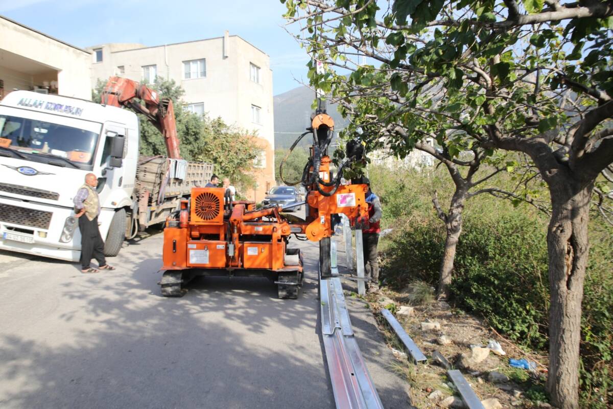 Hatay Büyükşehir Belediyesi (HBB), vatandaşların güvenli ve modern yollar üzerinde