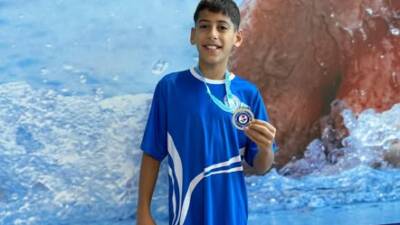 Antakya Belediyespor yüzme takımı sporcusu Emrah Aslanyürek, katıldığı Trabzon yarışmalarından