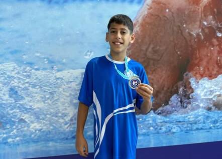 Antakya Belediyespor yüzme takımı sporcusu Emrah Aslanyürek, katıldığı Trabzon yarışmalarından