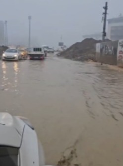 Antakya’da yetkili birimler her ne kadar bazı yolların açıldığını açıklasa