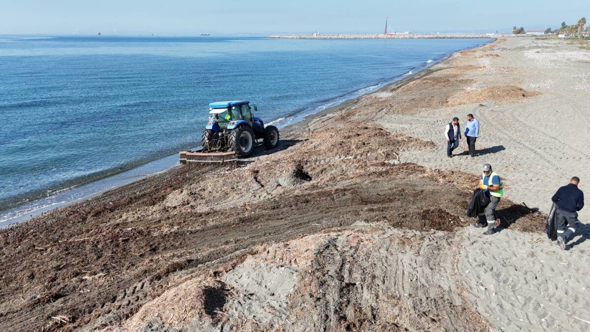 Hatay Büyükşehir Belediyesi (HBB), Akdeniz’e kıyısı olan ilçelerde sahil şeridini