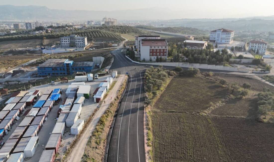 Okul bölgesine HBB dokunuşu Hatay Büyükşehir Belediyesi (HBB), şehir genelinde ulaşım kalitesini artırmak ve