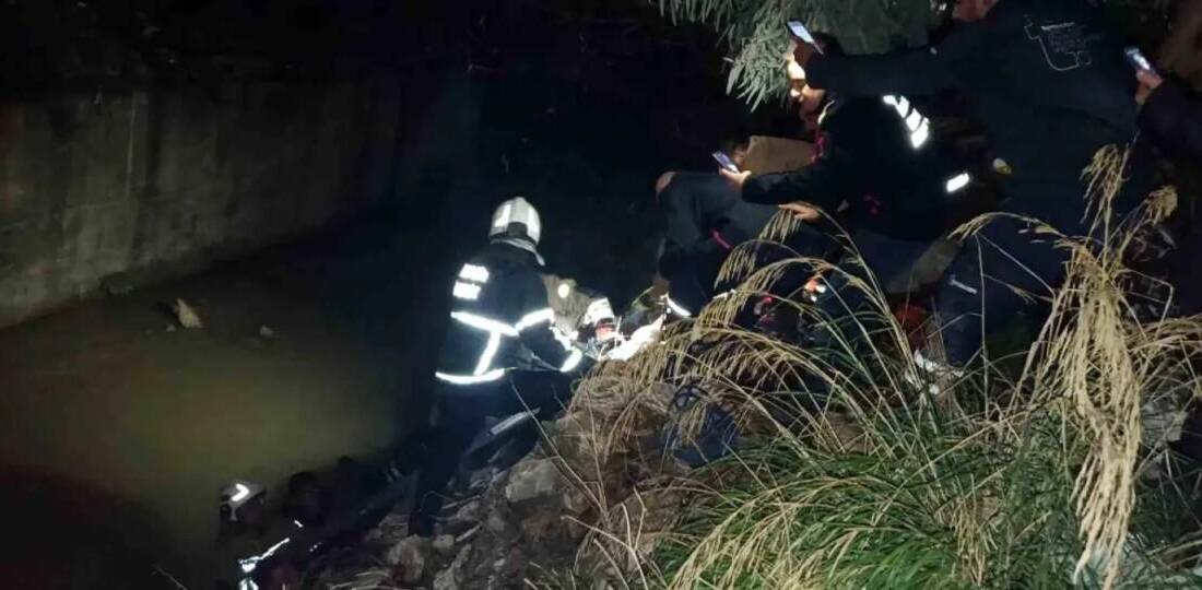 Defne’de gecenin kör noktası Hatay’ın Defne ilçesinde gece saatlerinde su kanalına düşen bir vatandaş,