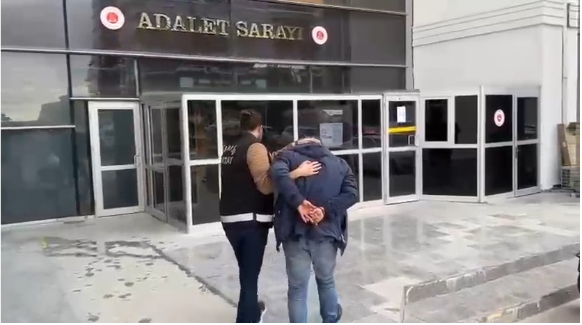 Ağır ceza hükümlüsü Antakya’da kıskıvrak yakalandı Hatay Emniyet Müdürlüğü’nün aranan şahıslara yönelik yürüttüğü kapsamlı çalışmalar, ağır