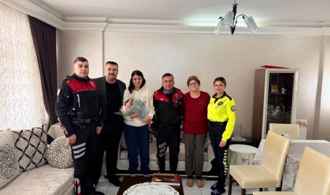 Dünya Engelliler Günü’nde Samandağ Emniyeti sahada Samandağ İlçe Emniyet Müdürü Gökhan Nacioğlu ve polis ekipleri, 3