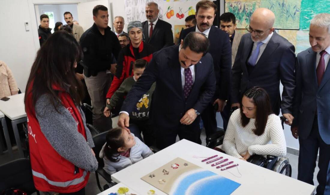 Bir yıl, 600’den fazla protez: Hatay’daki merkezden büyük hizmet Hatay’da geçtiğimiz yıl 3 Aralık Dünya Engelliler Günü’nde Cumhurbaşkanı Recep