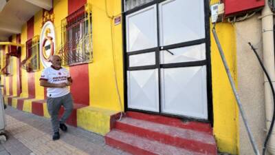 Hatay’ın Altınözü ilçesinde 61 yaşındaki Yakup Bolatoğlu, taraftarı olduğu Galatasaray’ın