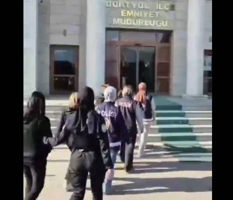 Dörtyol’daki masaj salonları mercek altında Hatay Emniyet Müdürlüğü ekipleri, fuhuşa yönelik yürüttükleri kapsamlı çalışmalar kapsamında