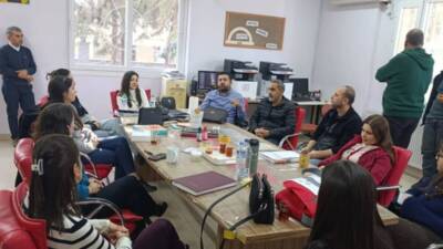 Öğretmen Sendikası TÖB-SEN, yeni adı Hüsnü Özyeğin Anadolu Lisesi olan