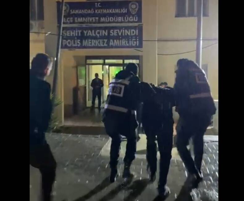 Firari Hükümlü Samandağ’da Saklanamadı Hatay Emniyet Müdürlüğü ekipleri, aranan şahısların yakalanmasına yönelik yürütülen kapsamlı