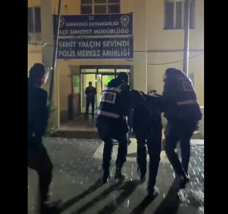 Hatay Emniyet Müdürlüğü ekipleri, aranan şahısların yakalanmasına yönelik yürütülen kapsamlı