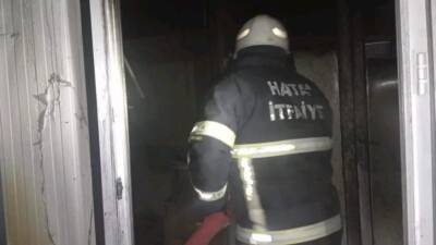 Hatay’ın Samandağ ilçesinde bir konteynerde aniden yükselen alevler, mahallede paniğe