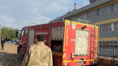 Hatay’ın Kırıkhan ilçesine bağlı Özyörük Mahallesi günlerdir devam eden su