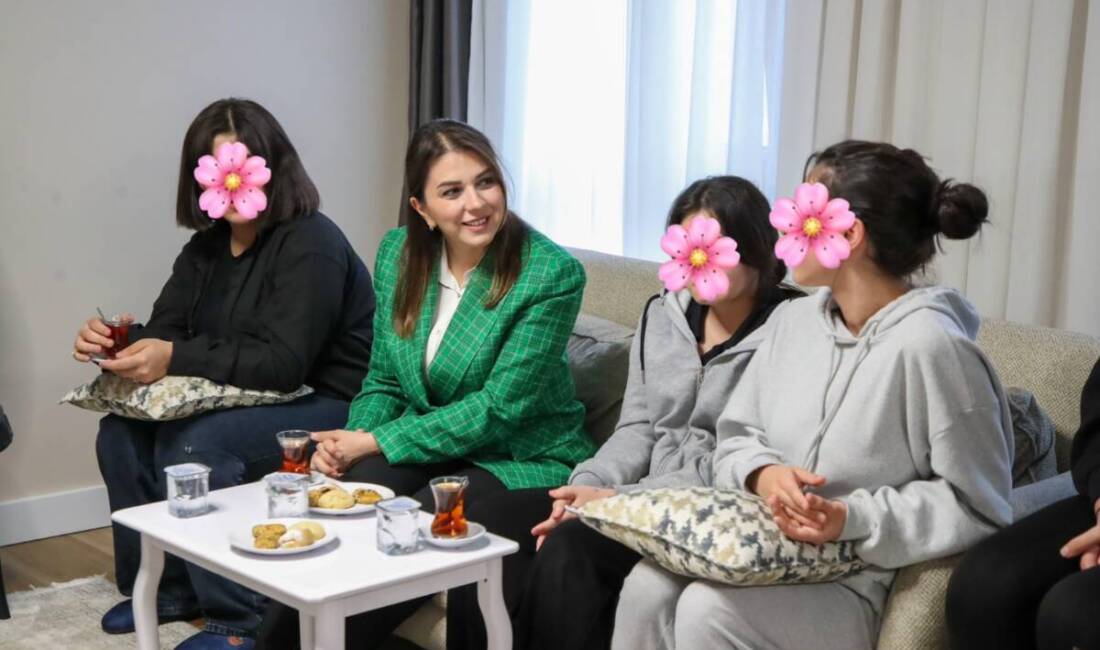 Hatay’da Şefkat Buluşması: Esra Masatlı Çocuk Evleri’nde Hatay Valiliği, Vali Mustafa Masatlı’nın eşi Esra Masatlı’nın Serdar Demir