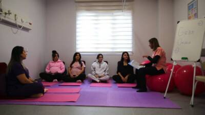 Hatay’ın Defne ilçesinde hizmet veren Defne Devlet Hastanesi’nde açılan gebe