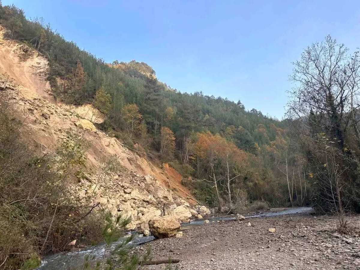 Hatay’ın Dörtyol ilçesine bağlı Kuzuculu Mahallesi Geçilmez Kanyonu bölgesinde meydana