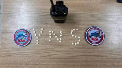 Samandağ’da düzenlenen operasyonda 2 kişi gözaltına alındı, sürücüye ehliyetsiz araç