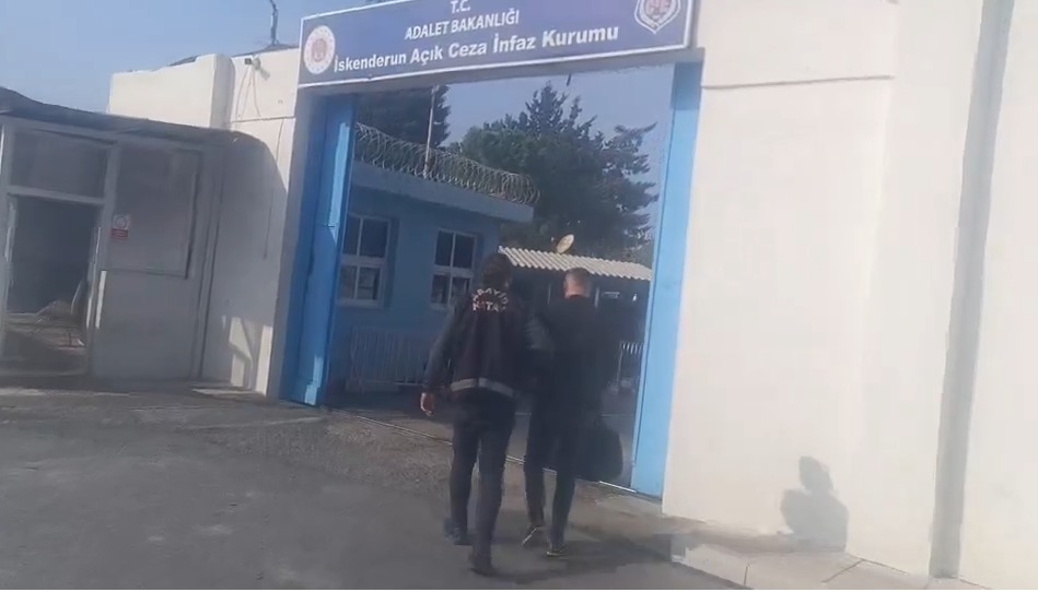 Hatay Emniyet Müdürlüğü ekipleri, aranan şahısların yakalanmasına yönelik yürüttükleri çalışmalar