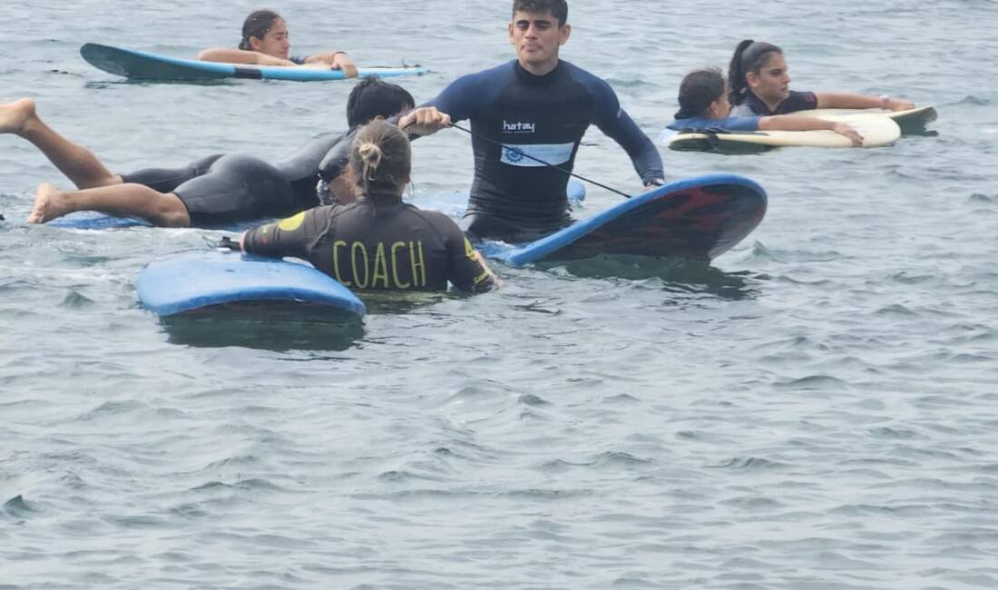 Hatay Sörf Merkezi’nden kışa meydan okuyan şenlik Hatay Sörf Merkezi, Turkish Philanthropy Funds desteğiyle Kasım Sörf Şenliği