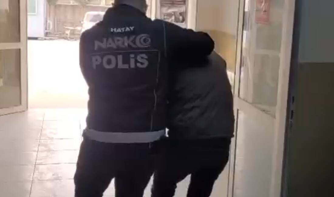 Saklanmışlardı, kaçamadılar Hatay Emniyet Müdürlüğü ekipleri, aranan şahısların yakalanmasına yönelik yürüttükleri çalışmalar