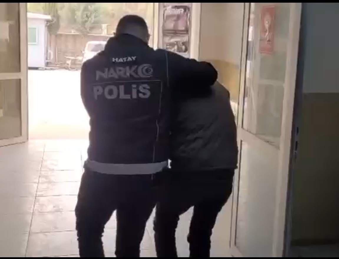 Hatay Emniyet Müdürlüğü ekipleri, aranan şahısların yakalanmasına yönelik yürüttükleri çalışmalar