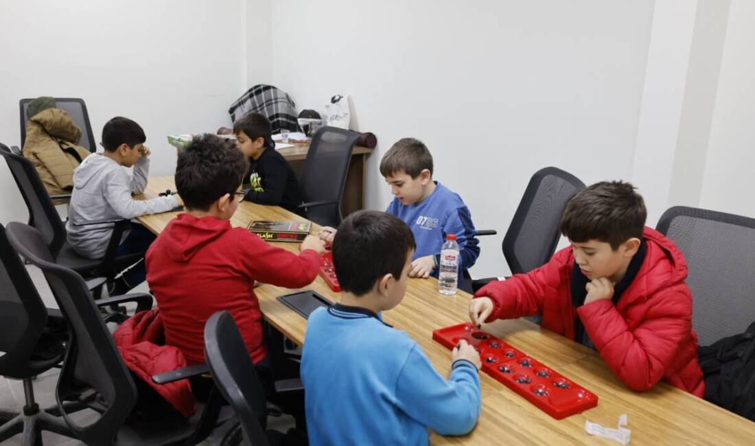 Hatay Bilim Merkezinde Ders Zili Çaldı Hatay Büyükşehir Belediyesi (HBB), gençlerin bilim ve teknoloji alanlarında yetkinlik