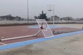 Antakya’da yapımı henüz 1 ay önce tamamlanan bir okulun basketbol