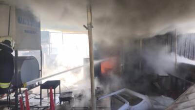 Hatay’ın Kırıkhan ilçesinde bir müstakil evin çatı katında çıkan yangın