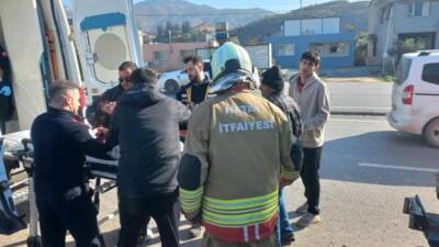 Hatay’ın Samandağ ilçesinde meydana gelen trafik kazasında, sürücüsünün direksiyon hâkimiyetini