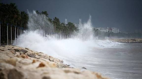 Denizciler dikkat! Akdeniz’de fırtına etkili olacak Hatay Valiliği, Doğu Akdeniz’de beklenen fırtınaya karşı vatandaşları uyardı. Meteorolojik