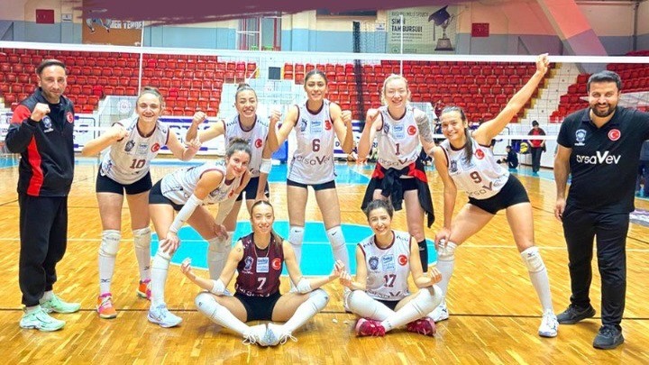 Hatay kadın voleybol takımı gerçeği Türkiye Kadınlar Voleybol 2. Ligi’nde mücadele eden Hatay Arsavev Kadın