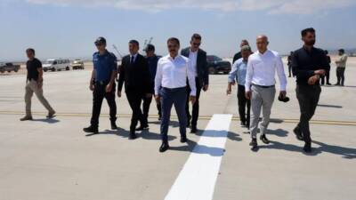 Hatay Valisi Mustafa Masatlı, Hatay Havalimanı’nda devam eden çalışmaları yerinde