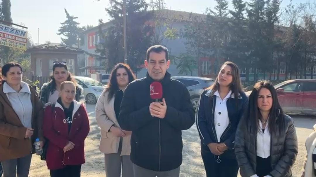 Hatay’ın Defne ilçesinde bulunan Çekmece Şehit Türkmen İlkokulu ve Ortaokulu’nda