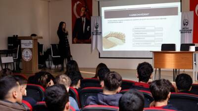 HBB’den liselilere sağlıklı yaşam desteği Hatay Büyükşehir Belediyesi (HBB), gençlerin sağlıklı yaşam alışkanlıklarını erken yaşta