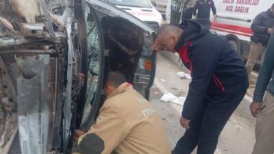 Hatay’da meydana gelen trafik kazasında kontrolden çıkan otomobilin takla atarak