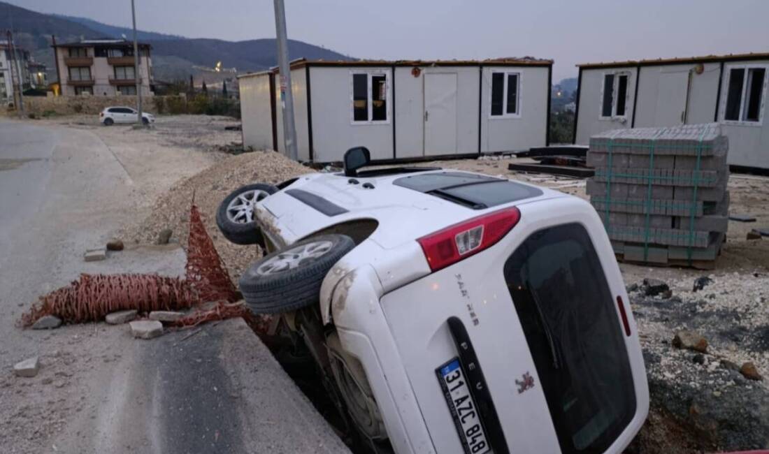 Hatay’ın Antakya ilçesinde, deprem konutu inşaatı ve beton santrali yakınında