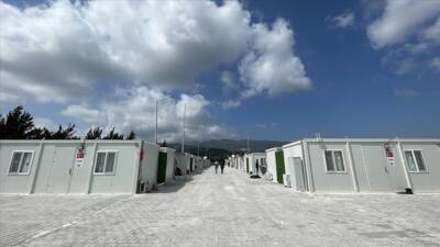 DEM Parti Mersin Milletvekili ve TÖP Sözcüler Kurulu Üyesi Perihan