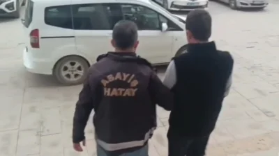 Hatay’ın Kırıkhan ilçesinde bir iş yerinde yaşanan telefon hırsızlığı olayı,