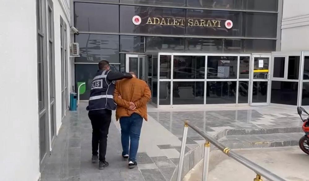 Hatay’ın Antakya ilçesinde aranan şahısların yakalanmasına yönelik yürütülen çalışmalar kapsamında
